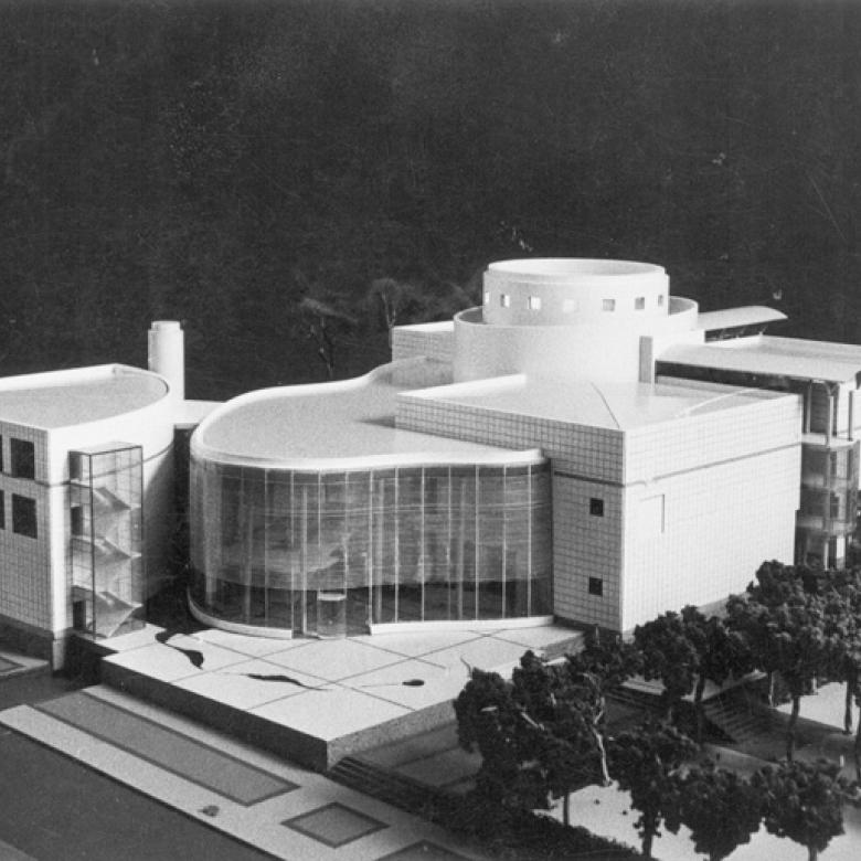 A black-and-white model of the Questacon building.