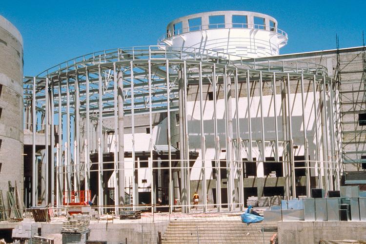 Image of scaffolding of Questacon Building